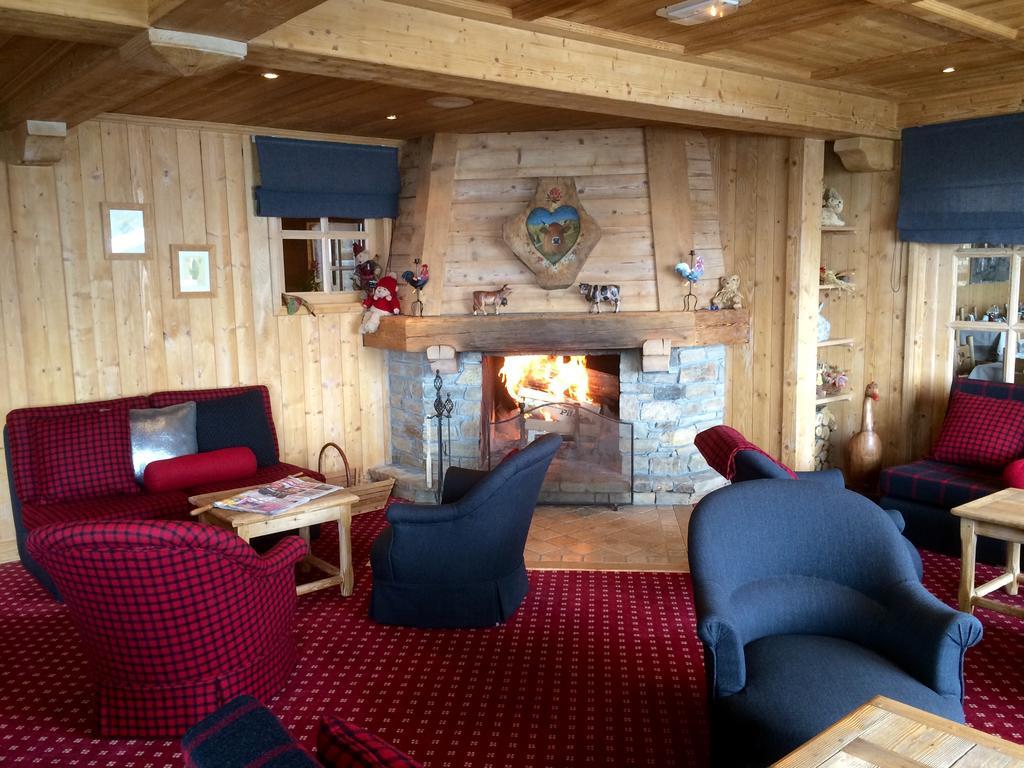 Aux Ducs De Savoie Hotel