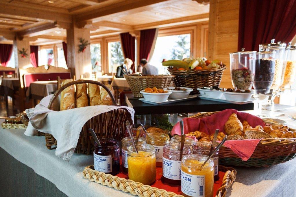 Aux Ducs De Savoie Hotel