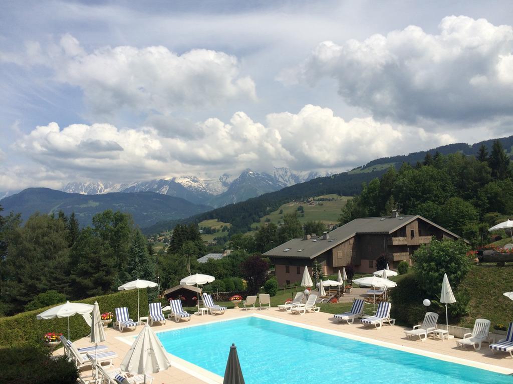 Hotel Aux Ducs De Savoie 4*